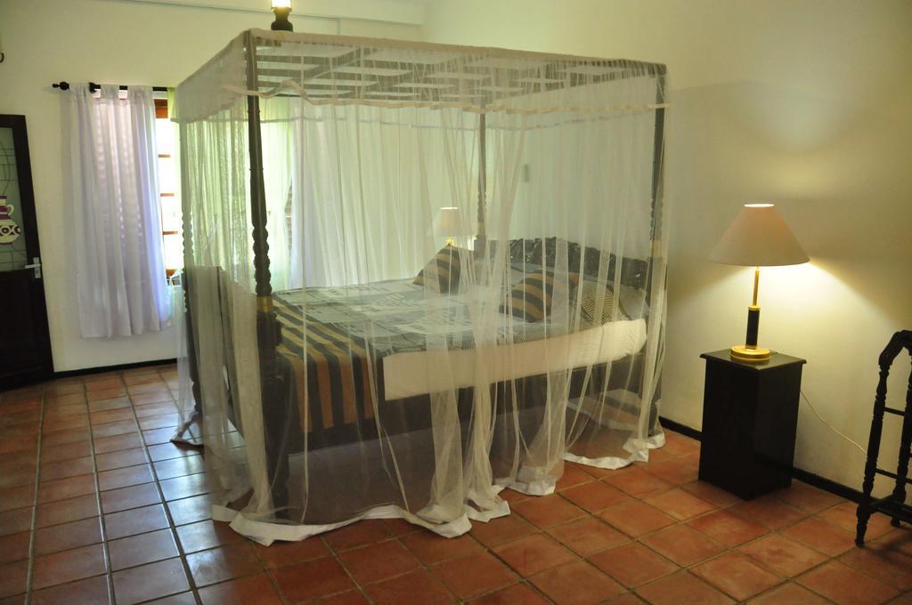Asantha Guest House Unawatuna Habitación foto