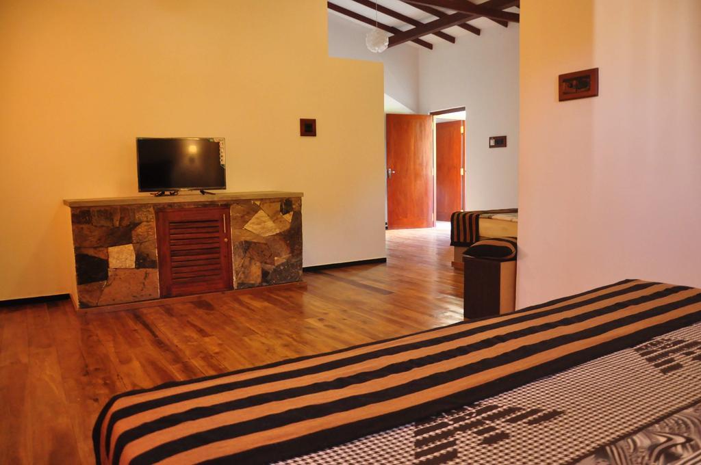 Asantha Guest House Unawatuna Habitación foto